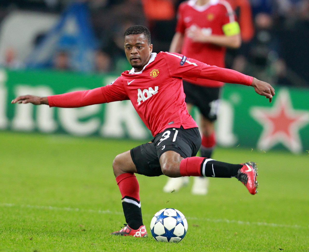 并分析其背 并分析其背